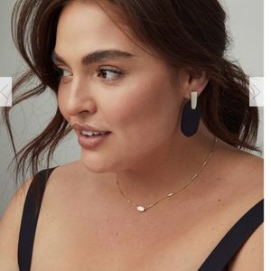 NWT Kendra Scott fern necklace in gold